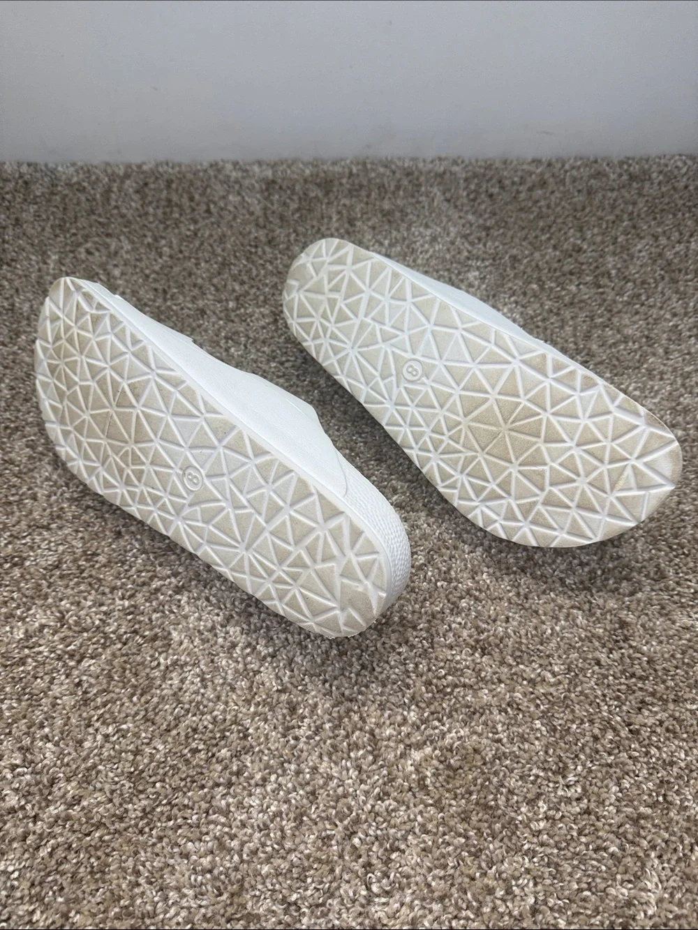 N/A comfortable white